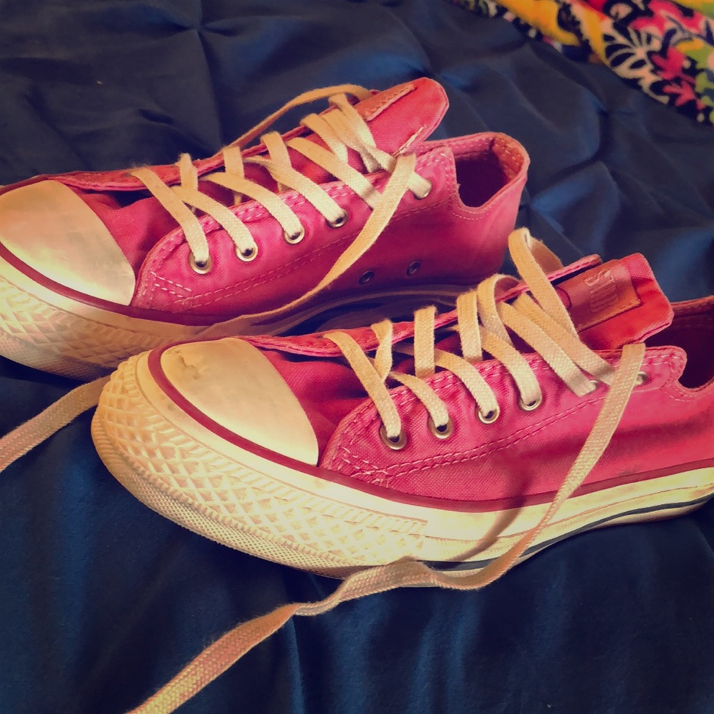 Pink converse